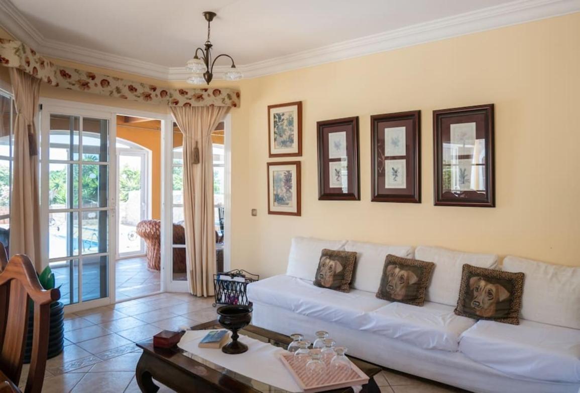 Holiday Villa Vergel With Huge Private Pool, Jacuzzi, Sauna & Bbq By Amazzzing Travel 科斯塔卡莱塔 外观 照片